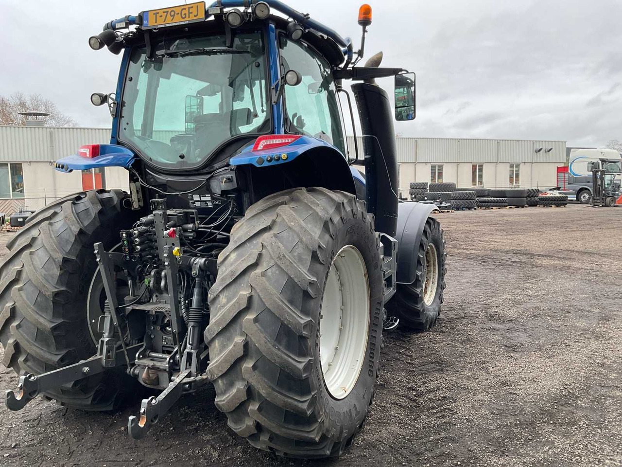 2017 VALTRA T174E ACTIVE ALL-WHEEL DRIVE FARM TRACTOR - Traktor: foto 5 2017 VALTRA T174E ACTIVE ALL-WHEEL DRIVE FARM TRACTOR - Traktor: foto 5