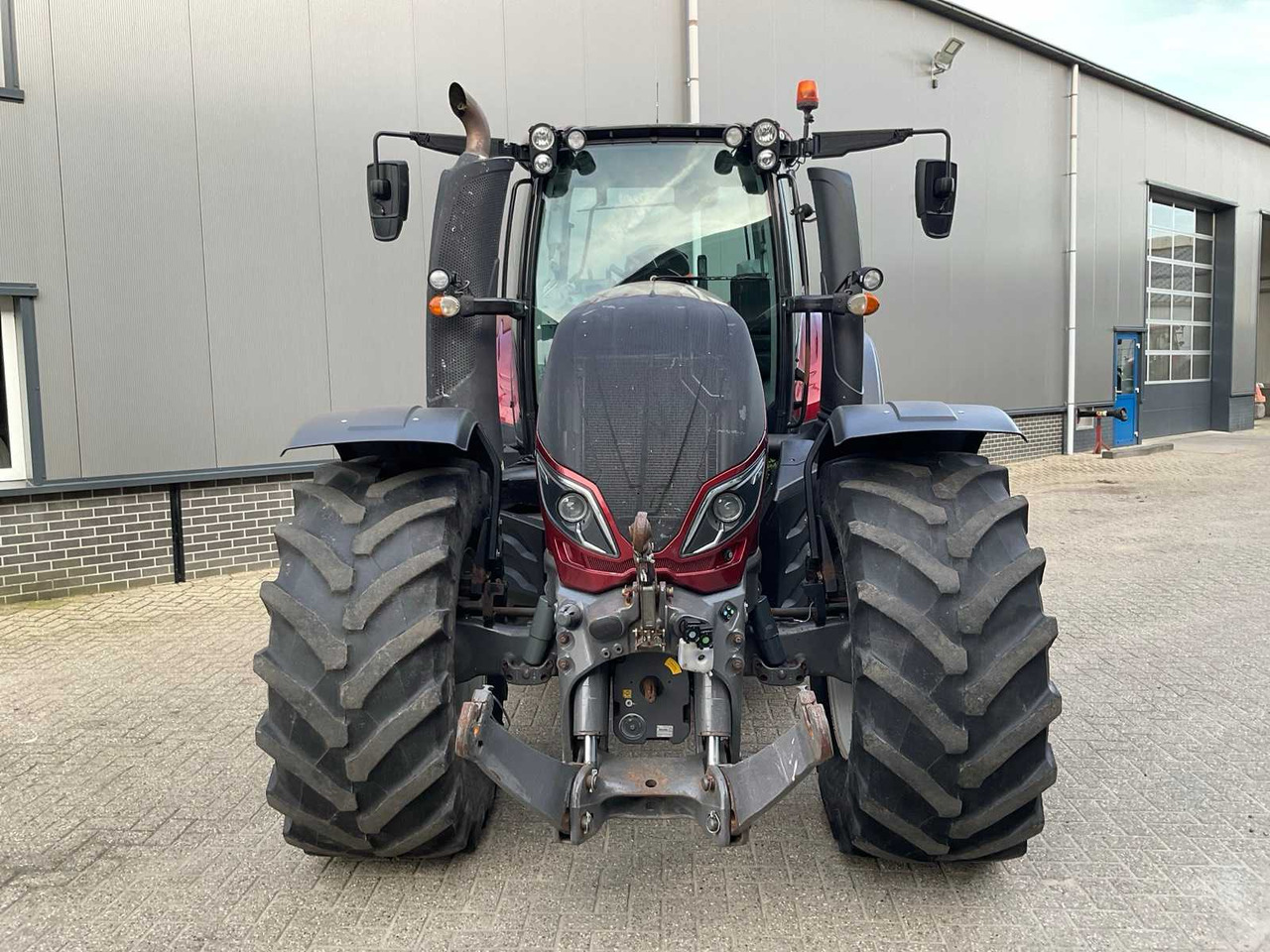 2017 VALTRA T214 ACTIVE ALL-WHEEL DRIVE FARM TRACTOR - Traktor: foto 3 2017 VALTRA T214 ACTIVE ALL-WHEEL DRIVE FARM TRACTOR - Traktor: foto 3