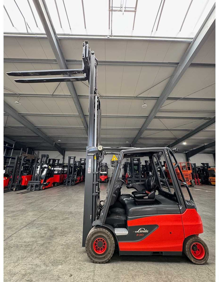 2018 SERVICE + UVV 07/2026 LINDE E30L TRIPLEX 3.+4. - Pirun ngritës: foto 4 2018 SERVICE + UVV 07/2026 LINDE E30L TRIPLEX 3.+4. - Pirun ngritës: foto 4
