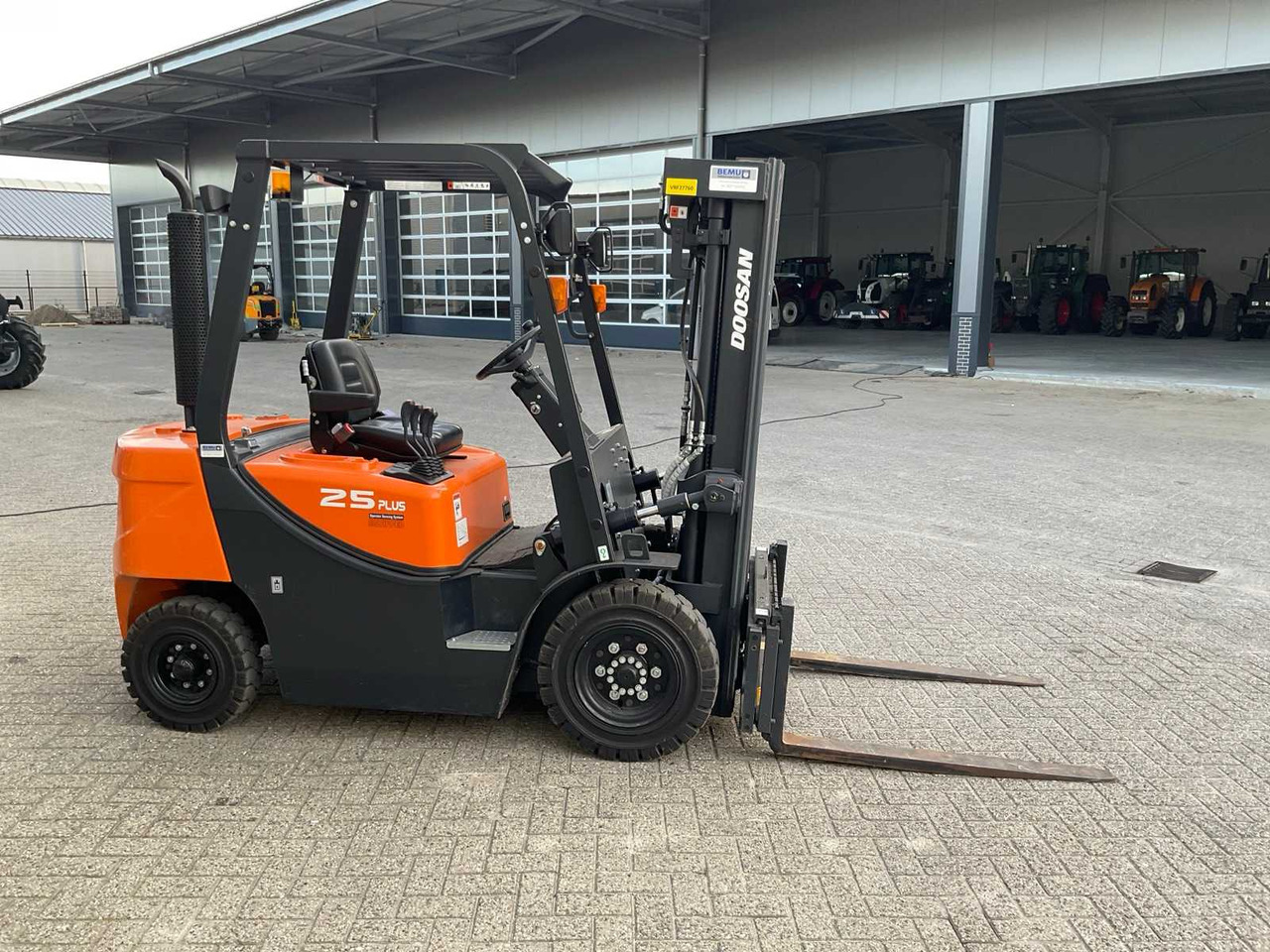 2020 DOOSAN D25GP PLUS FORKLIFT - Pirun ngritës: foto 4 2020 DOOSAN D25GP PLUS FORKLIFT - Pirun ngritës: foto 4