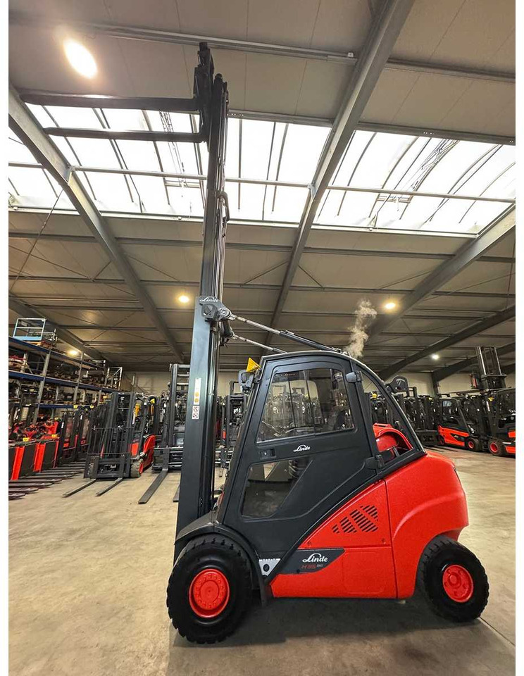 2020 LINDE H35T 3.500KG 3.+4TH VALVE 177CM FORK ADJUSTER TRIPLEX 645CM GAS FORKLIFT FORKLIFT - Pirun ngritës: foto 5 2020 LINDE H35T 3.500KG 3.+4TH VALVE 177CM FORK ADJUSTER TRIPLEX 645CM GAS FORKLIFT FORKLIFT - Pirun ngritës: foto 5