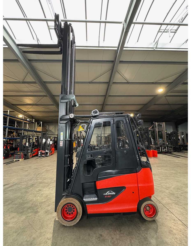 2020 SERVICE + UVV 09/2026 LINDE E30 EVO 3.000KG ELECTRIC FORKLIFT 3RD + 4TH VALVE FORK ADJUSTER 2025 - Pirun ngritës: foto 3 2020 SERVICE + UVV 09/2026 LINDE E30 EVO 3.000KG ELECTRIC FORKLIFT 3RD + 4TH VALVE FORK ADJUSTER 2025 - Pirun ngritës: foto 3