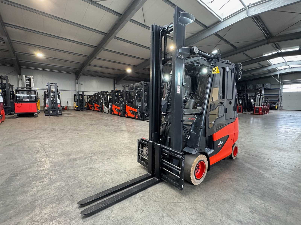 2020 SERVICE + UVV 09/2026 LINDE E30 EVO 3.000KG ELECTRIC FORKLIFT 3RD + 4TH VALVE FORK ADJUSTER 2025 - Pirun ngritës: foto 1 2020 SERVICE + UVV 09/2026 LINDE E30 EVO 3.000KG ELECTRIC FORKLIFT 3RD + 4TH VALVE FORK ADJUSTER 2025 - Pirun ngritës: foto 1