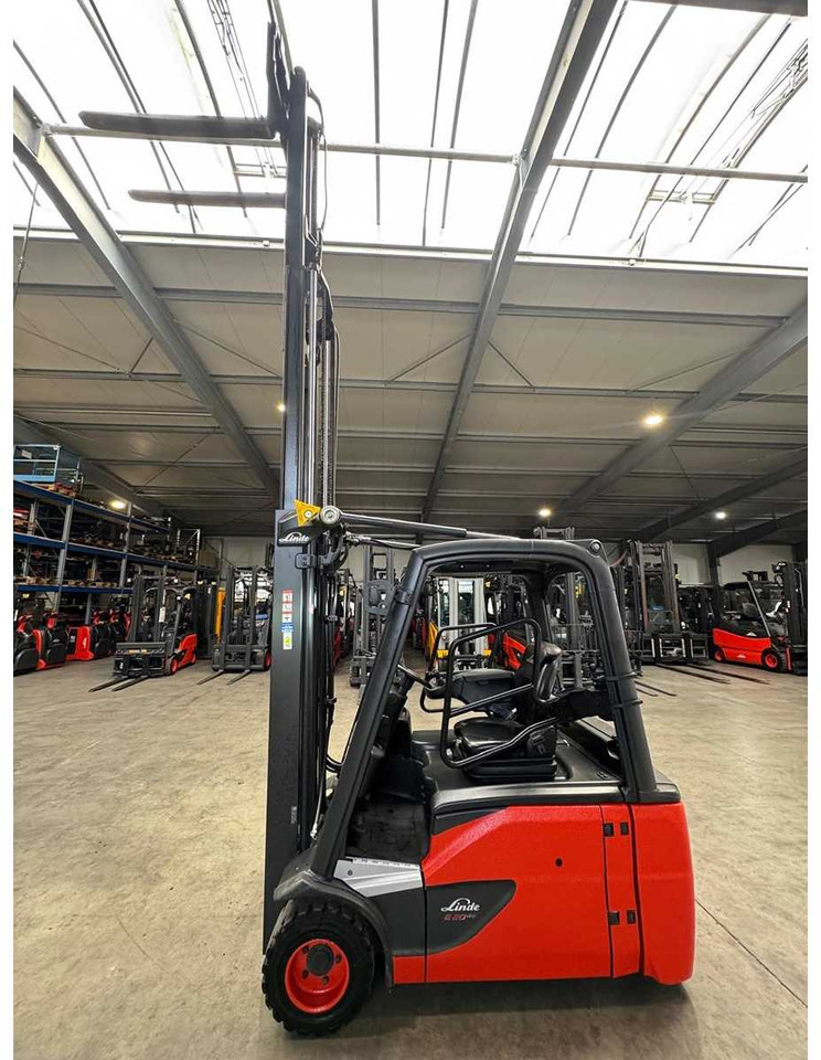 2020 SERVICE+UVV 10/2026 LINDE E20L 2,000KG TRIPLEX 462CM ELECTRIC FORKLIFT 9,940 HOURS - Pirun ngritës: foto 4 2020 SERVICE+UVV 10/2026 LINDE E20L 2,000KG TRIPLEX 462CM ELECTRIC FORKLIFT 9,940 HOURS - Pirun ngritës: foto 4