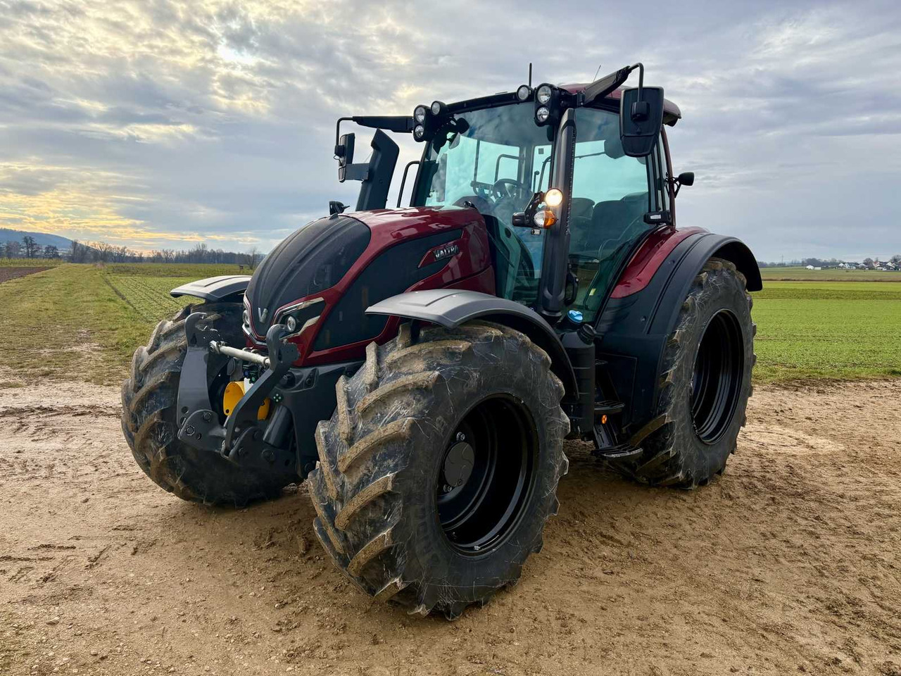 2022 DEMONSTRATION VALTRA N175 DIRECT TRACTOR - Traktor: foto 2 2022 DEMONSTRATION VALTRA N175 DIRECT TRACTOR - Traktor: foto 2