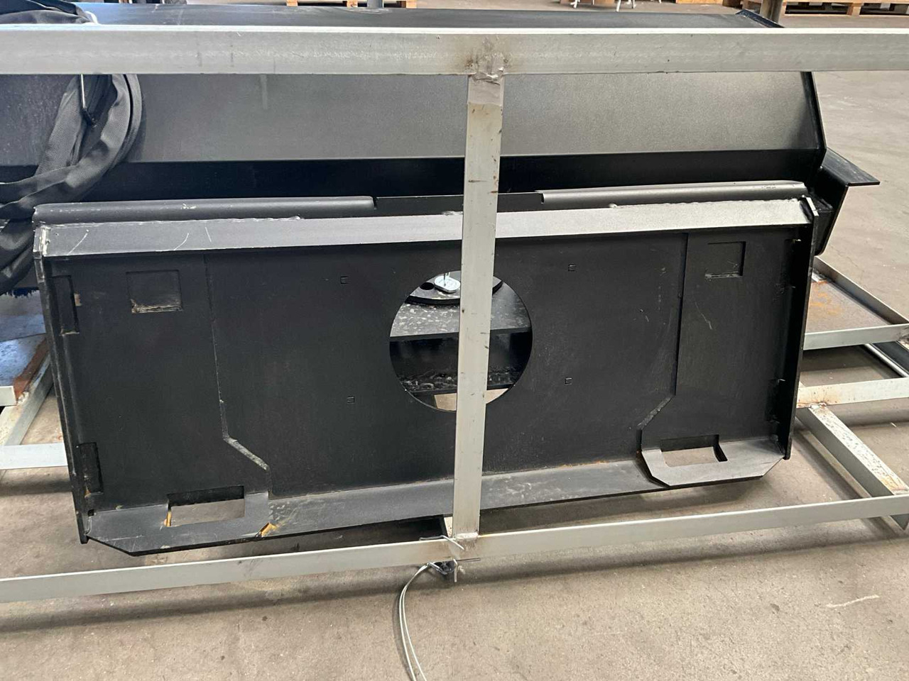 2025 72 INCH BROOM/SWEEPER FOR SKID STEER LOADER - Mini fadrom me zinxhir: foto 3 2025 72 INCH BROOM/SWEEPER FOR SKID STEER LOADER - Mini fadrom me zinxhir: foto 3