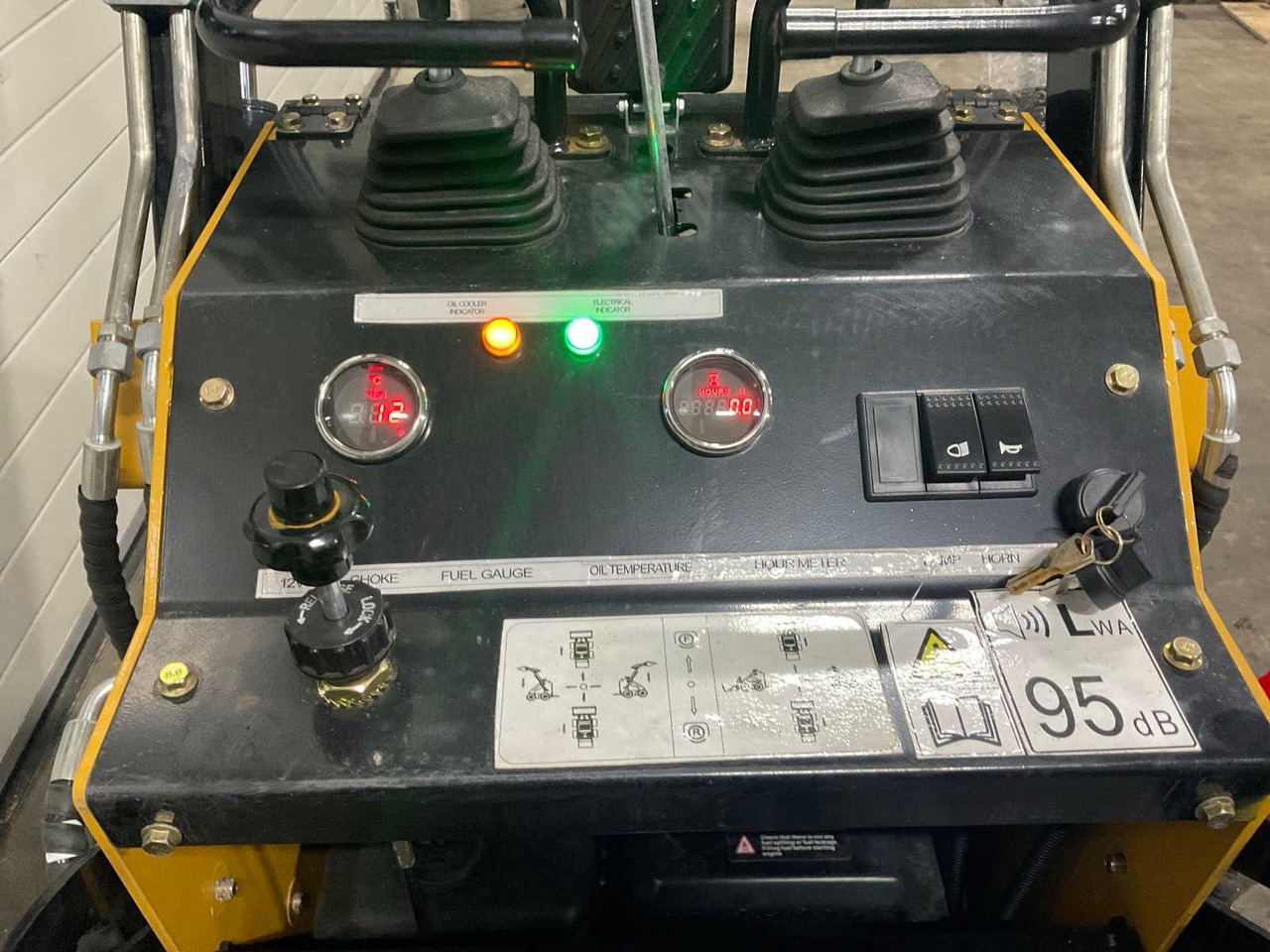 Mini fadrom me zinxhir 2025 JINING LIHUS HEAVY LRT 360 SKID STEER LOADER: foto 10 Mini fadrom me zinxhir 2025 JINING LIHUS HEAVY LRT 360 SKID STEER LOADER: foto 10