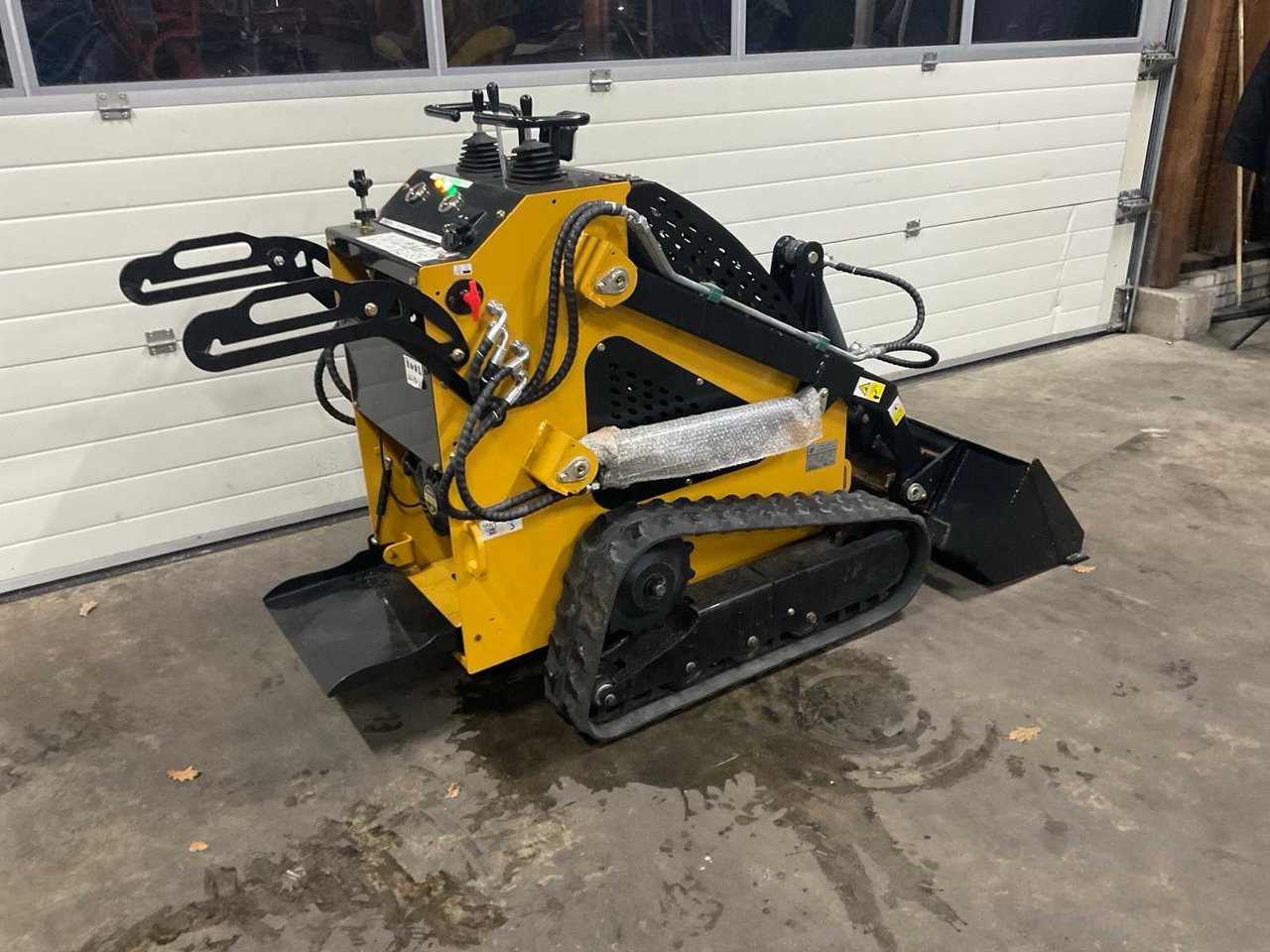 Mini fadrom me zinxhir 2025 JINING LIHUS HEAVY LRT 360 SKID STEER LOADER: foto 7 Mini fadrom me zinxhir 2025 JINING LIHUS HEAVY LRT 360 SKID STEER LOADER: foto 7