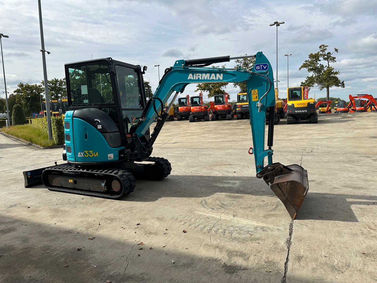 AIRMAN - 2023 - AX33U-7 - MIDI EXCAVATOR - Ekskavator: foto 3 AIRMAN - 2023 - AX33U-7 - MIDI EXCAVATOR - Ekskavator: foto 3