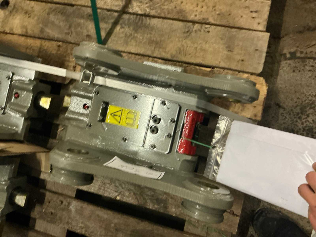 ARDEN - QA23-H095 - 2025 - QUICK COUPLER, HYDR. - Fadrom me goma: foto 5 ARDEN - QA23-H095 - 2025 - QUICK COUPLER, HYDR. - Fadrom me goma: foto 5