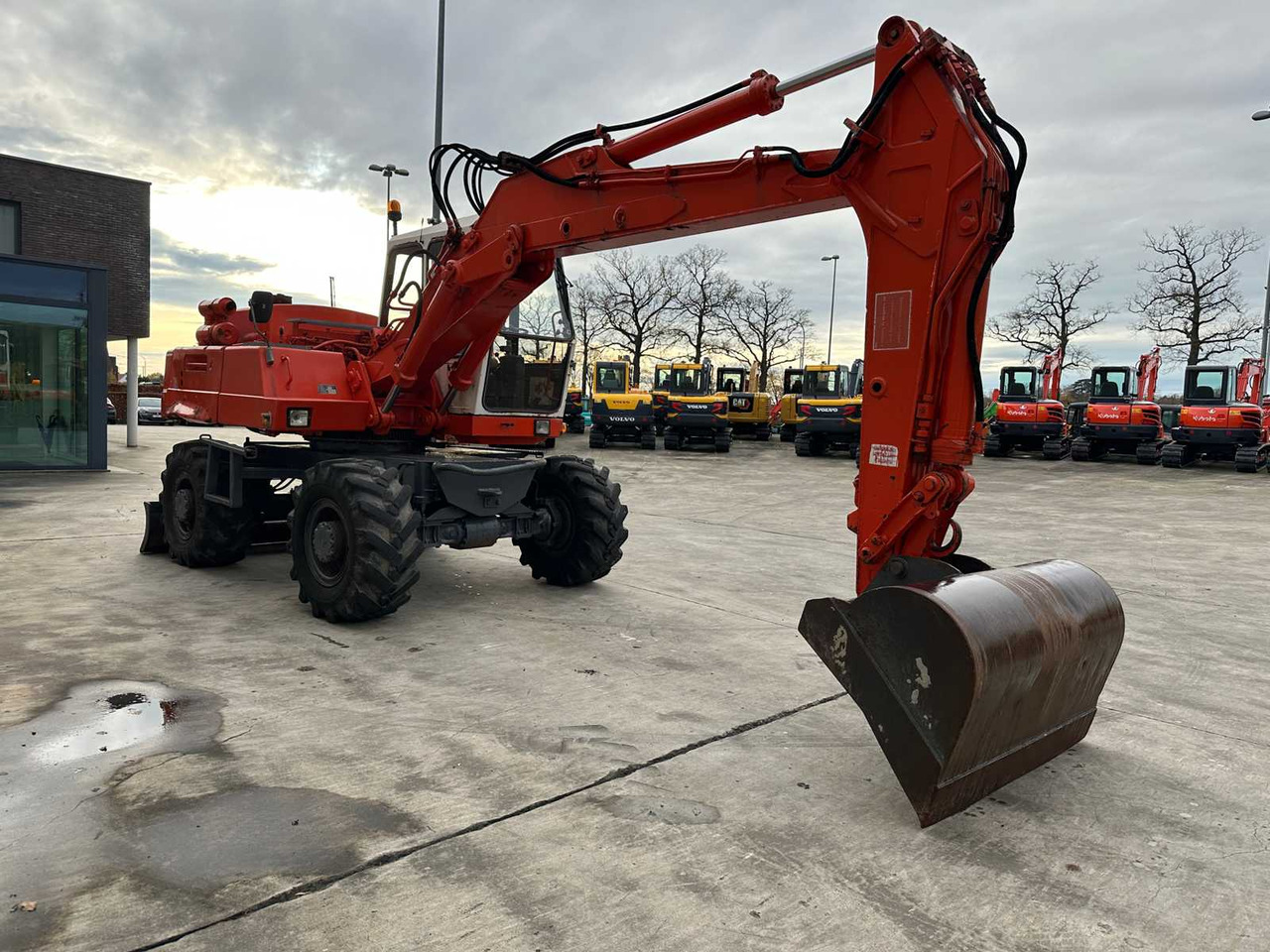 ATLAS - 1985 - 1302E - WHEELED EXCAVATOR - Ekskavator me goma: foto 3 ATLAS - 1985 - 1302E - WHEELED EXCAVATOR - Ekskavator me goma: foto 3