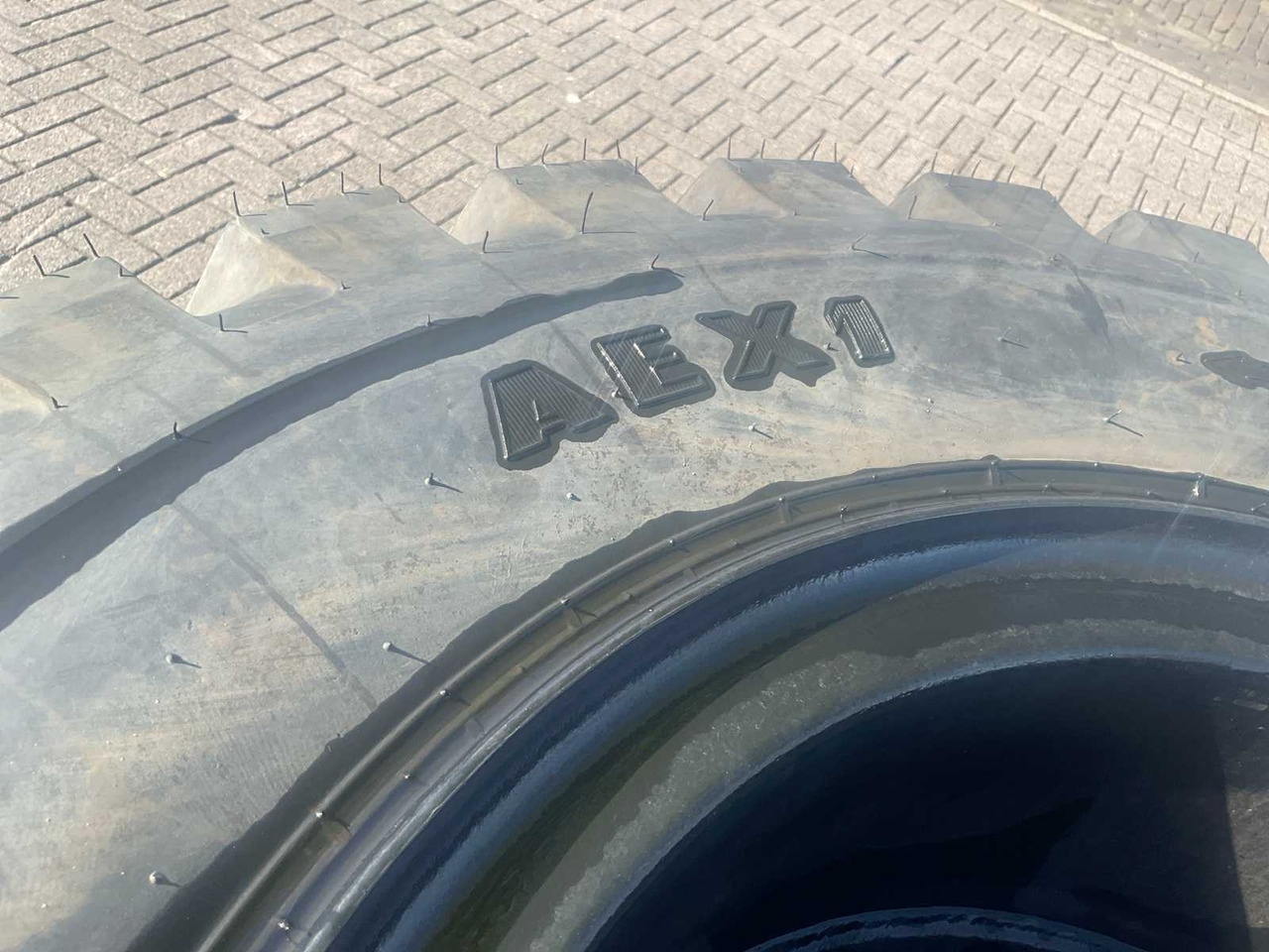 Aeolus Aex1 - Goma dhe bandazhe për Traktor: foto 5 Aeolus Aex1 - Goma dhe bandazhe për Traktor: foto 5