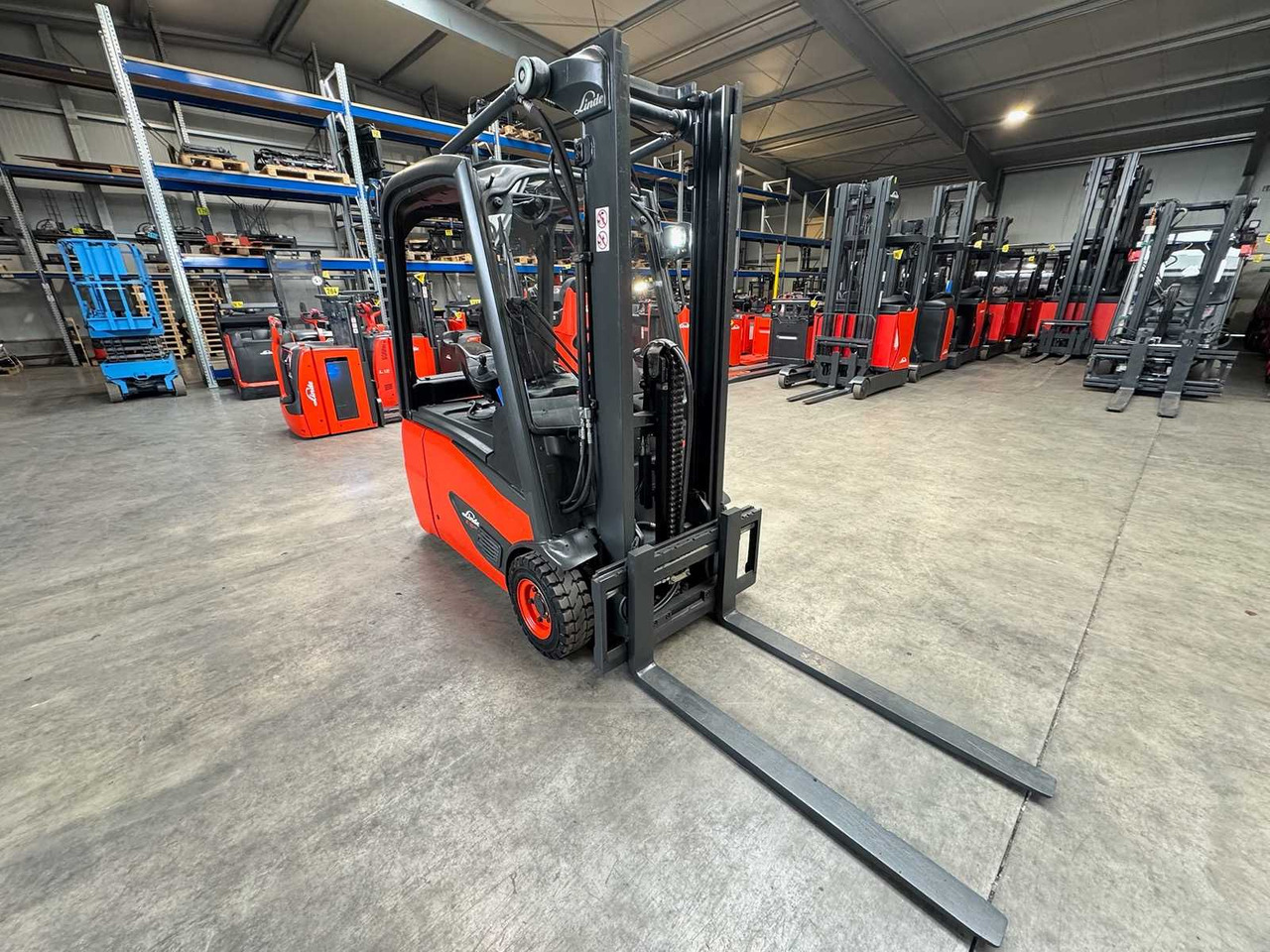 BATTERY 2021 SERVICE + UVV 07/26 LINDE E16 EVO 1,600KG DUPLEX FREE LIFT ELECTRIC FORKLIFT - Pirun ngritës: foto 5 BATTERY 2021 SERVICE + UVV 07/26 LINDE E16 EVO 1,600KG DUPLEX FREE LIFT ELECTRIC FORKLIFT - Pirun ngritës: foto 5