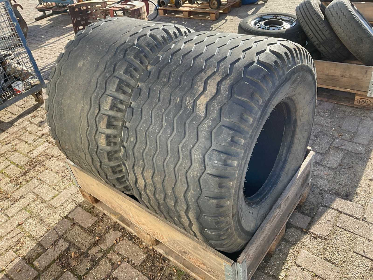 BKT IMPLEMENT-AW708 BAND (2X) - Ekskavator me goma: foto 1 BKT IMPLEMENT-AW708 BAND (2X) - Ekskavator me goma: foto 1