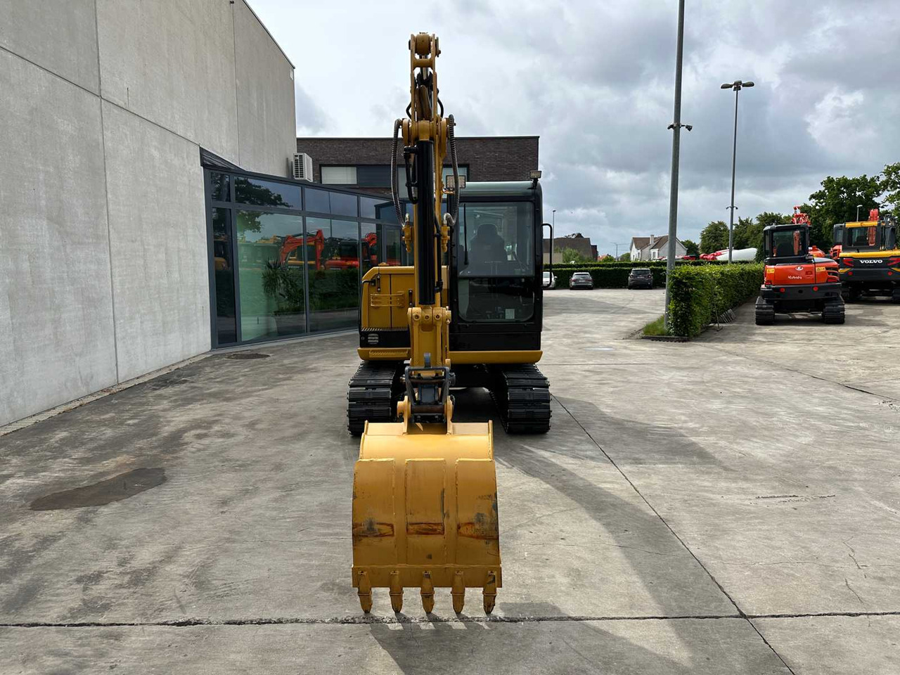 Caterpillar 305.5E2 - Ekskavator me zinxhirë: foto 2 Caterpillar 305.5E2 - Ekskavator me zinxhirë: foto 2
