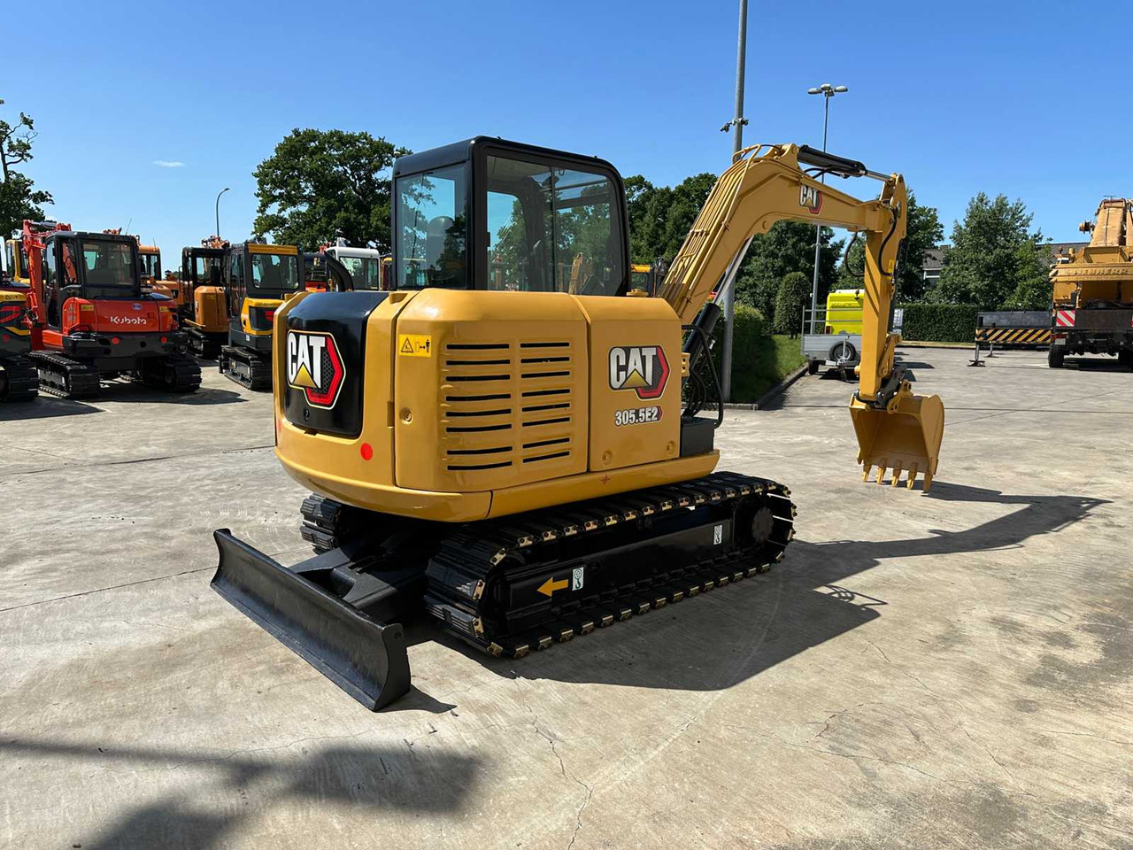 Caterpillar 305.5E2 - Ekskavator me zinxhirë: foto 4 Caterpillar 305.5E2 - Ekskavator me zinxhirë: foto 4