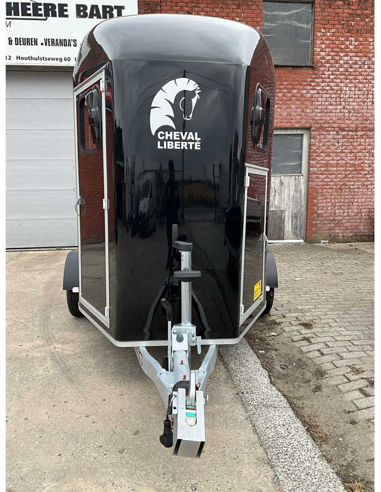 Cheval Liberté - Rimorkio bagëtish: foto 2 Cheval Liberté - Rimorkio bagëtish: foto 2