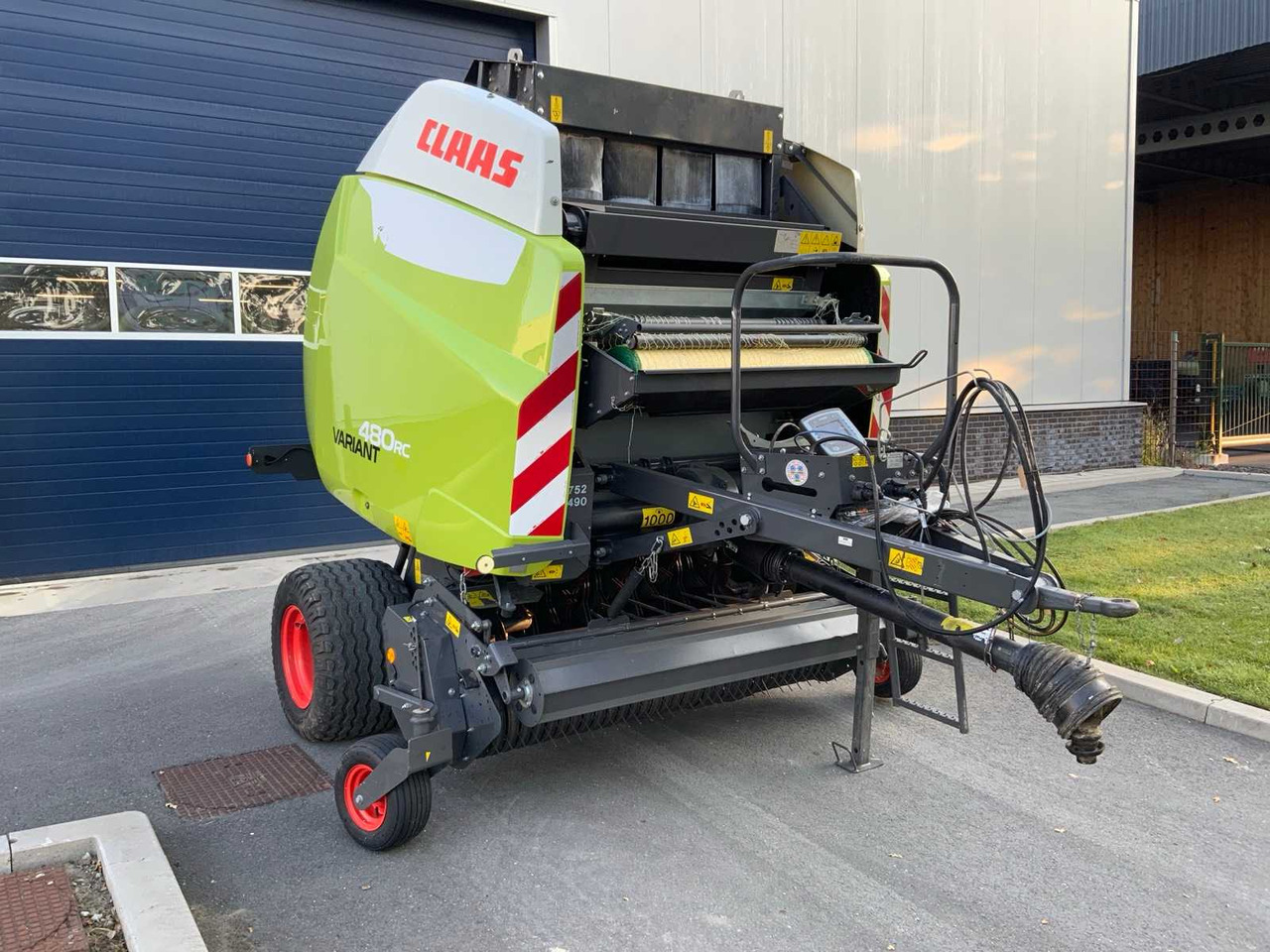 Claas 480 RC - Dengmbledhëse e rrumbullakët: foto 5 Claas 480 RC - Dengmbledhëse e rrumbullakët: foto 5