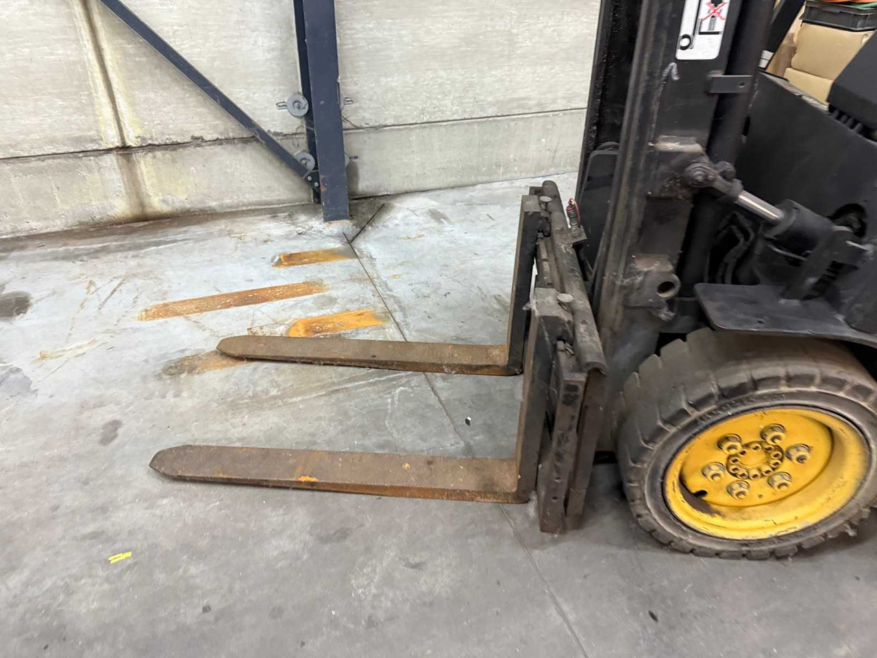 DAEWOO - 2005 - D30S - FORKLIFT - Pirun ngritës: foto 5 DAEWOO - 2005 - D30S - FORKLIFT - Pirun ngritës: foto 5