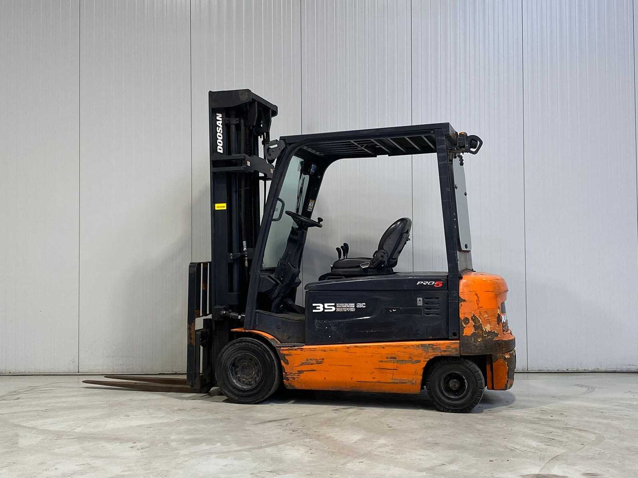 DOOSAN - B35X-5 - FORKLIFT - Pirun ngritës: foto 2 DOOSAN - B35X-5 - FORKLIFT - Pirun ngritës: foto 2