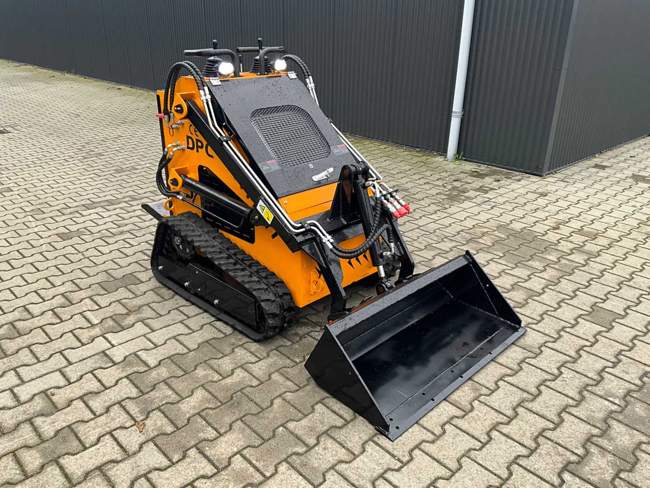 DPC DPC HT-320 TRACK SKID STEER LOADER - Mini fadrom: foto 3 DPC DPC HT-320 TRACK SKID STEER LOADER - Mini fadrom: foto 3