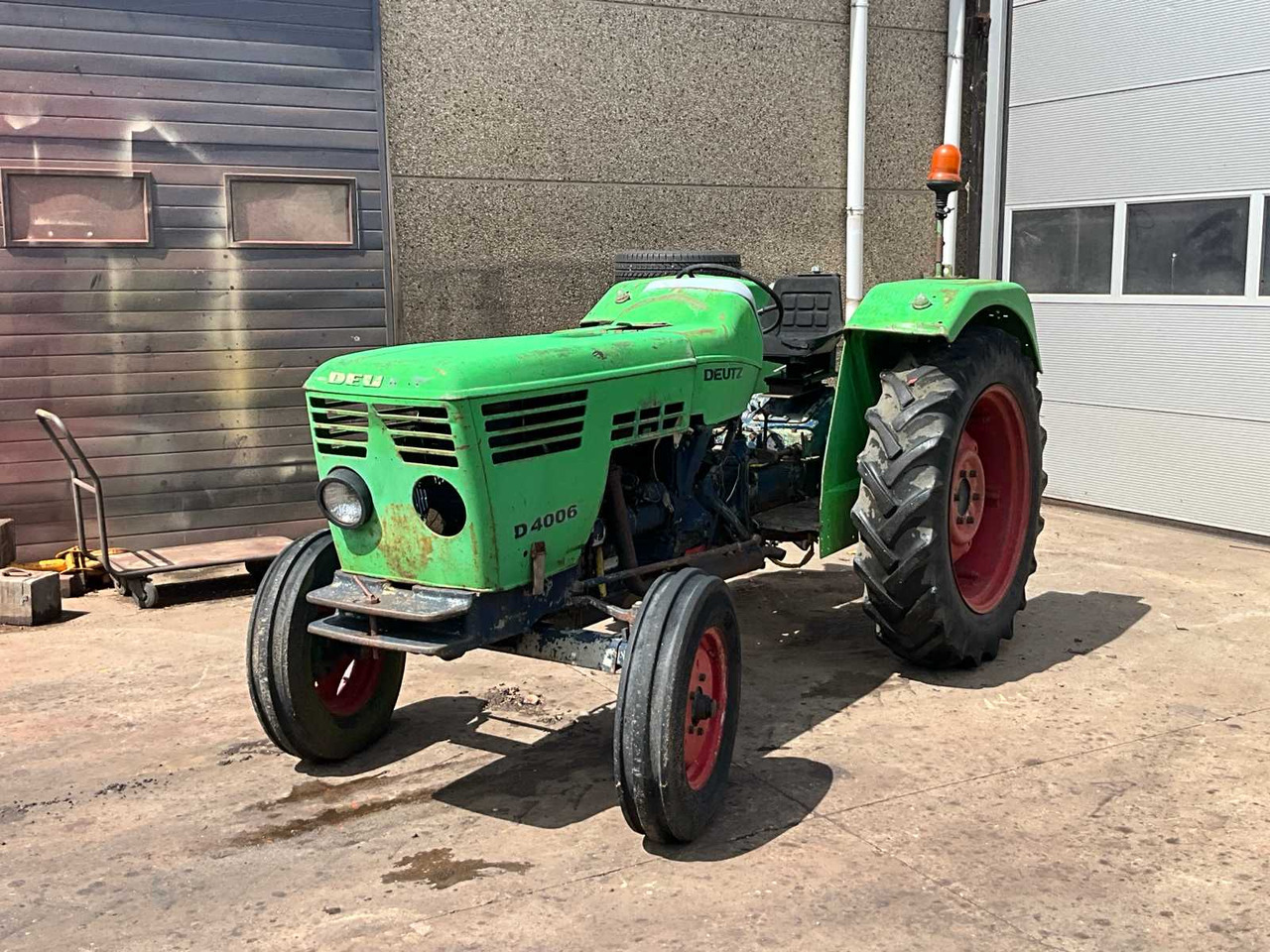 Deutz D4006 - Traktor: foto 1 Deutz D4006 - Traktor: foto 1