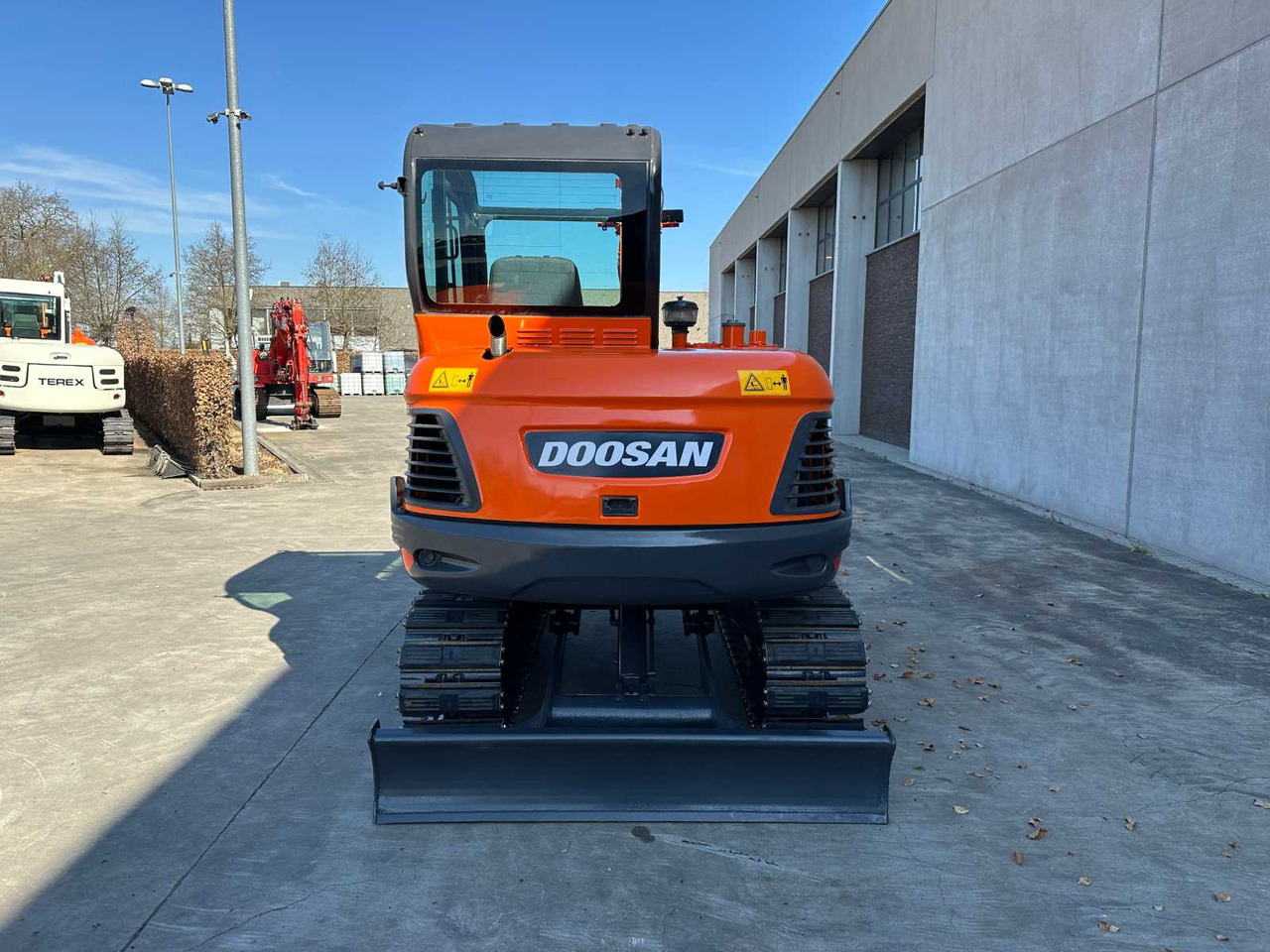 Doosan DX55-9C - Ekskavator me zinxhirë: foto 5 Doosan DX55-9C - Ekskavator me zinxhirë: foto 5