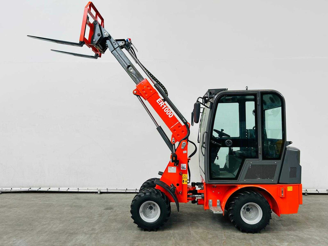 EVERUN - 2025 - ER1000 - TELESCOPIC ARTICULATED WHEEL LOADER KUBOTA EURO5 - Fadrom me goma: foto 3 EVERUN - 2025 - ER1000 - TELESCOPIC ARTICULATED WHEEL LOADER KUBOTA EURO5 - Fadrom me goma: foto 3