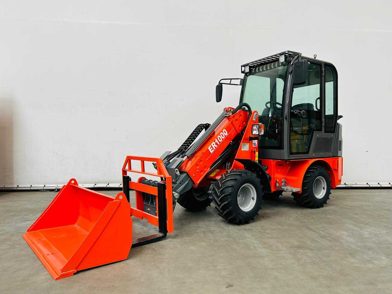 EVERUN - 2025 - ER1000 - TELESCOPIC ARTICULATED WHEEL LOADER KUBOTA EURO5 - Fadrom me goma: foto 1 EVERUN - 2025 - ER1000 - TELESCOPIC ARTICULATED WHEEL LOADER KUBOTA EURO5 - Fadrom me goma: foto 1