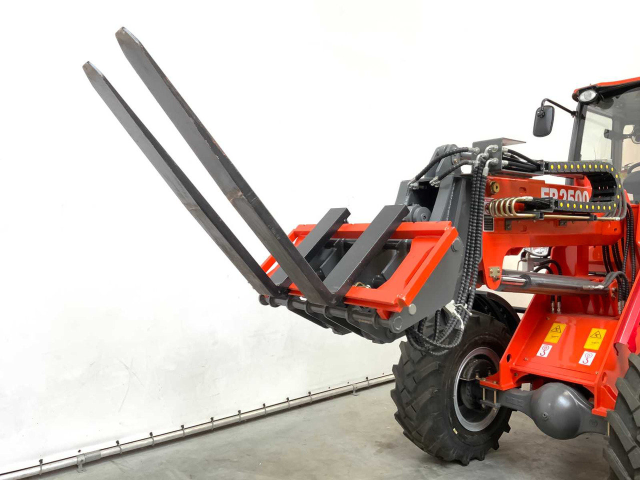 EVERUN - 2025 - ER2500 - TELESCOPIC WHEEL LOADER - Fadrom me goma: foto 4 EVERUN - 2025 - ER2500 - TELESCOPIC WHEEL LOADER - Fadrom me goma: foto 4