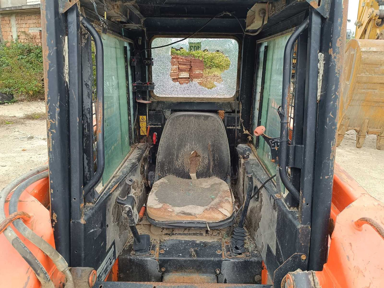 FIAT-HITACHI - SL45B - SKID STEER LOADER - 1998 - Mini fadrom me zinxhir: foto 3 FIAT-HITACHI - SL45B - SKID STEER LOADER - 1998 - Mini fadrom me zinxhir: foto 3