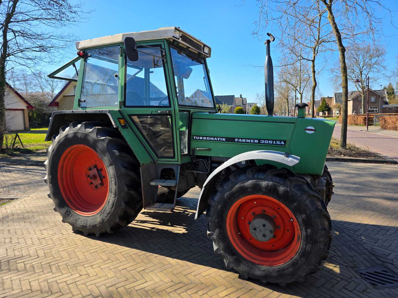 Fendt 305 LSA - Traktor: foto 5 Fendt 305 LSA - Traktor: foto 5