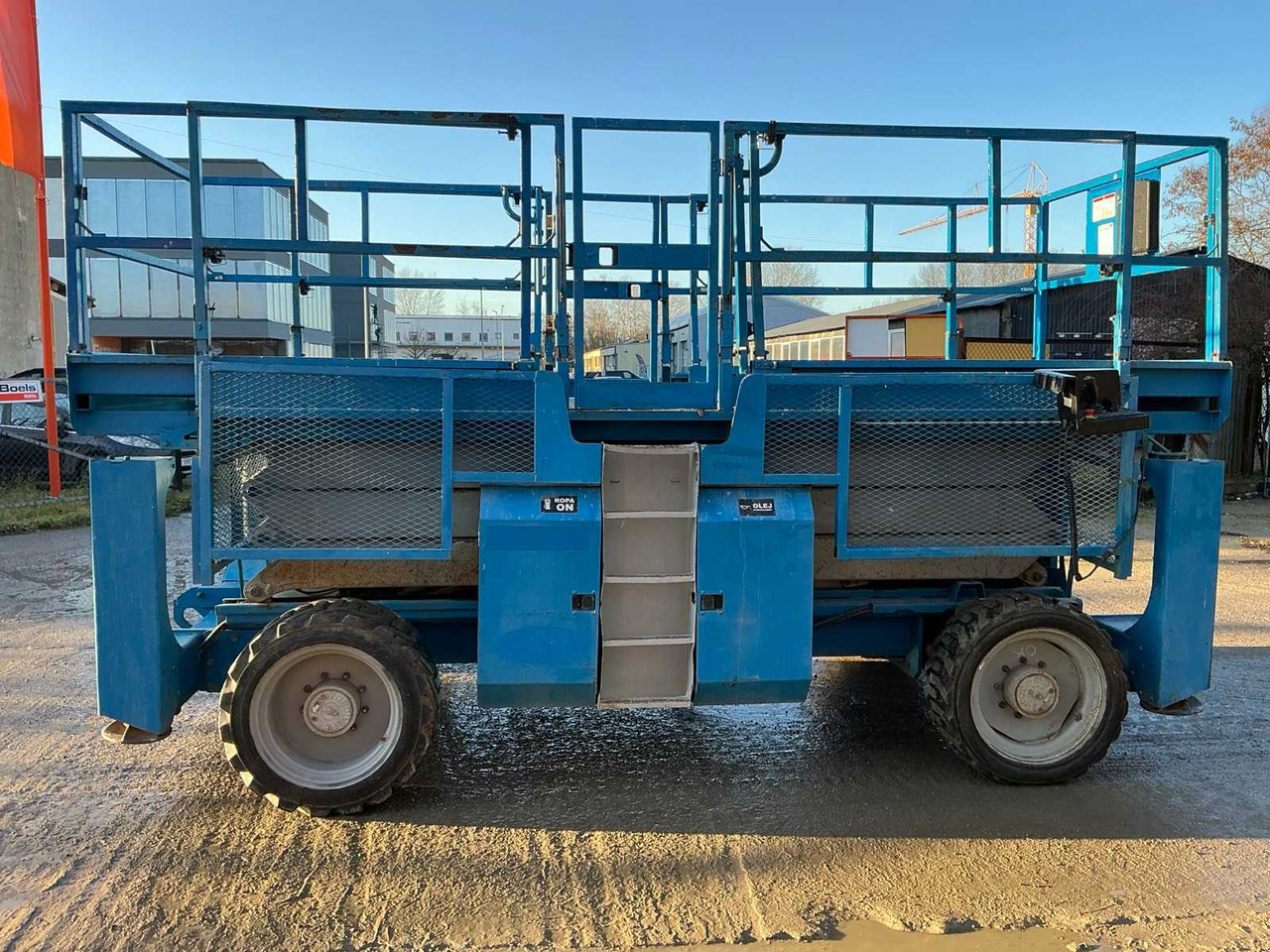 GENIE - GS3390RT - AERIAL WORK PLATFORMS - 2008 (DSW12008070) - Platformë ajrore: foto 4 GENIE - GS3390RT - AERIAL WORK PLATFORMS - 2008 (DSW12008070) - Platformë ajrore: foto 4