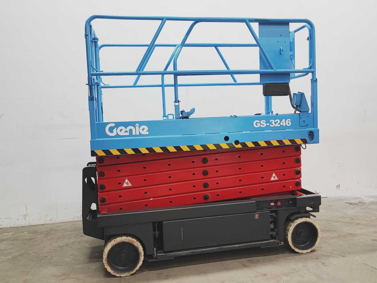 Genie GS-3246 - Platformë ajrore: foto 2 Genie GS-3246 - Platformë ajrore: foto 2
