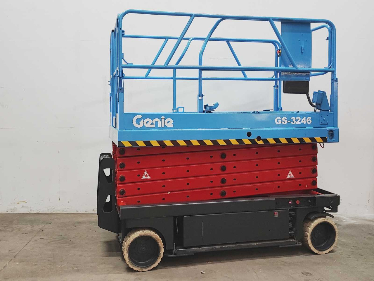 Genie GS-3246 - Platformë ajrore: foto 3 Genie GS-3246 - Platformë ajrore: foto 3