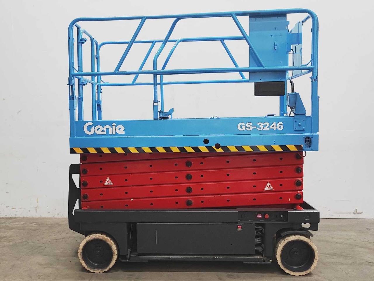Genie GS-3246 - Platformë ajrore: foto 1 Genie GS-3246 - Platformë ajrore: foto 1