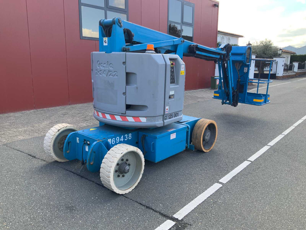 Genie Z-34/22N - Platformë ajrore: foto 3 Genie Z-34/22N - Platformë ajrore: foto 3