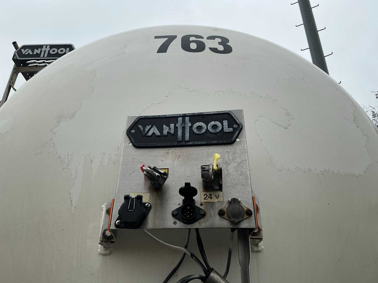 2003 VAN HOOL 3D0011 SILO SEMI-TRAILER (75175-23) - Gjysmë rimorkio: foto 2 2003 VAN HOOL 3D0011 SILO SEMI-TRAILER (75175-23) - Gjysmë rimorkio: foto 2