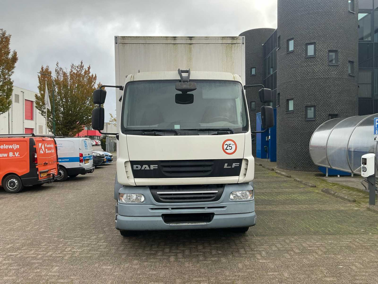 2013 DAF FA 55.220 LF TRUCK - Gjysmë rimorkio: foto 2 2013 DAF FA 55.220 LF TRUCK - Gjysmë rimorkio: foto 2