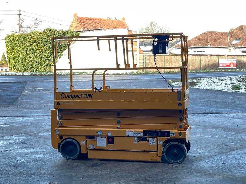 Haulotte Compact 10 N - Platformë ajrore: foto 5 Haulotte Compact 10 N - Platformë ajrore: foto 5