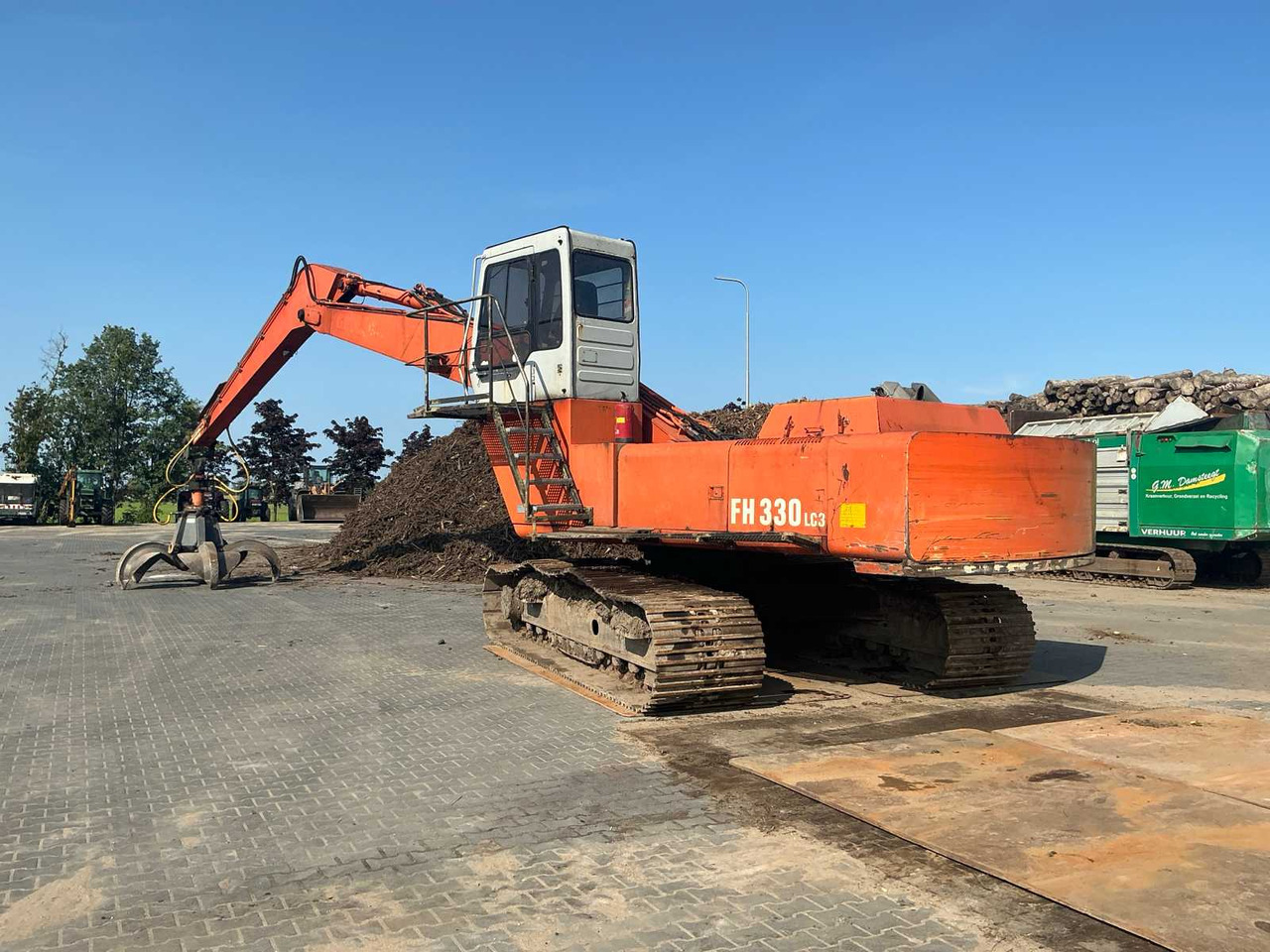Hitachi FH330LC3 - Ekskavator me zinxhirë: foto 3 Hitachi FH330LC3 - Ekskavator me zinxhirë: foto 3