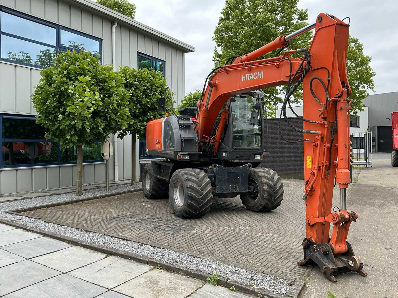 Hitachi ZX140W-3 - Ekskavator me goma: foto 3 Hitachi ZX140W-3 - Ekskavator me goma: foto 3