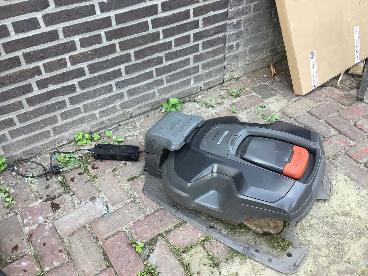 Husqvarna 310 - Korrëse bari i kopshtit: foto 3 Husqvarna 310 - Korrëse bari i kopshtit: foto 3