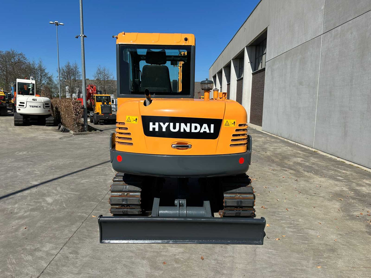 Hyundai R60VS - Ekskavator me zinxhirë: foto 5 Hyundai R60VS - Ekskavator me zinxhirë: foto 5