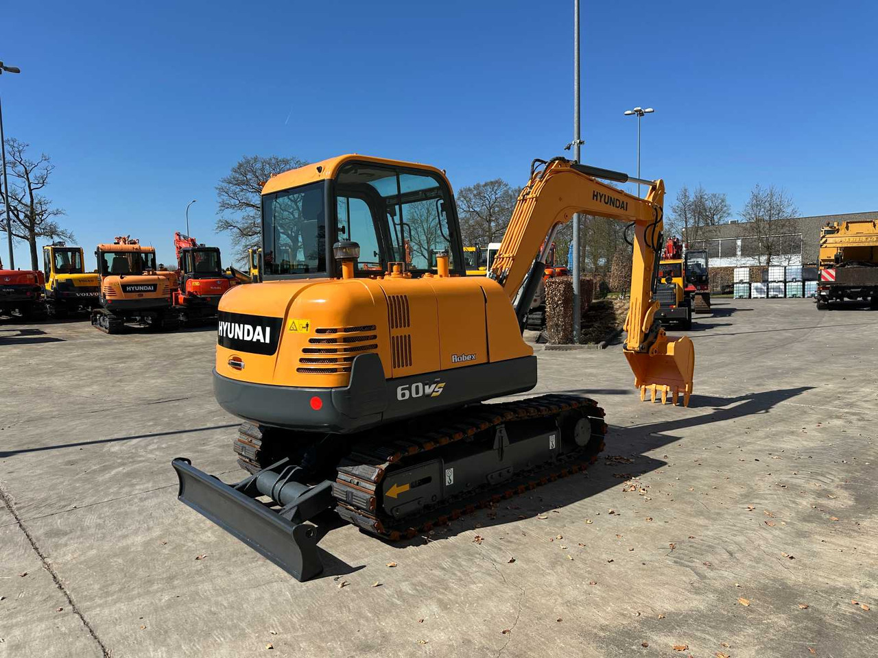 Hyundai R60VS - Ekskavator me zinxhirë: foto 4 Hyundai R60VS - Ekskavator me zinxhirë: foto 4