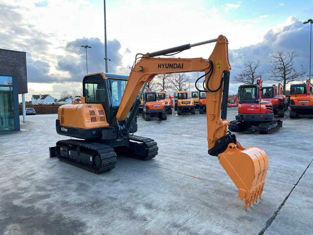 Hyundai R60VS - Ekskavator me zinxhirë: foto 3 Hyundai R60VS - Ekskavator me zinxhirë: foto 3