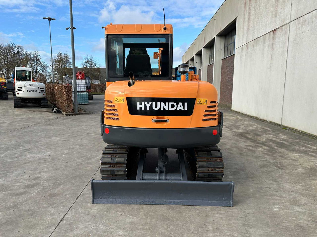 Hyundai R60VS - Ekskavator me zinxhirë: foto 5 Hyundai R60VS - Ekskavator me zinxhirë: foto 5