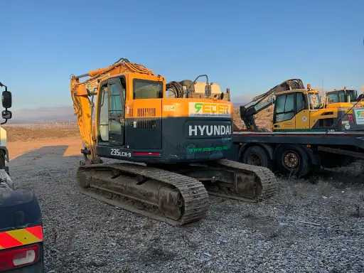 Hyundai Robex235LCR-9 - Ekskavator me zinxhirë: foto 4 Hyundai Robex235LCR-9 - Ekskavator me zinxhirë: foto 4