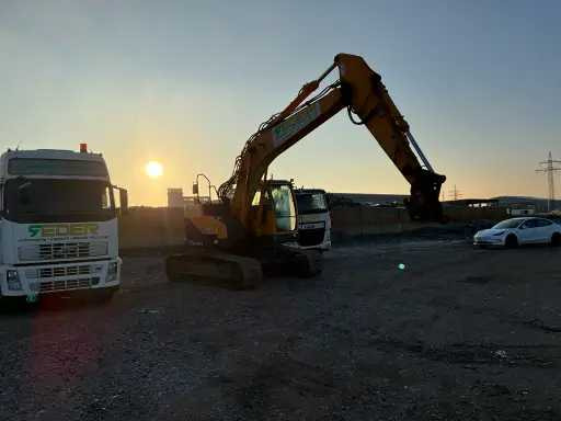 Hyundai Robex235LCR-9 - Ekskavator me zinxhirë: foto 3 Hyundai Robex235LCR-9 - Ekskavator me zinxhirë: foto 3