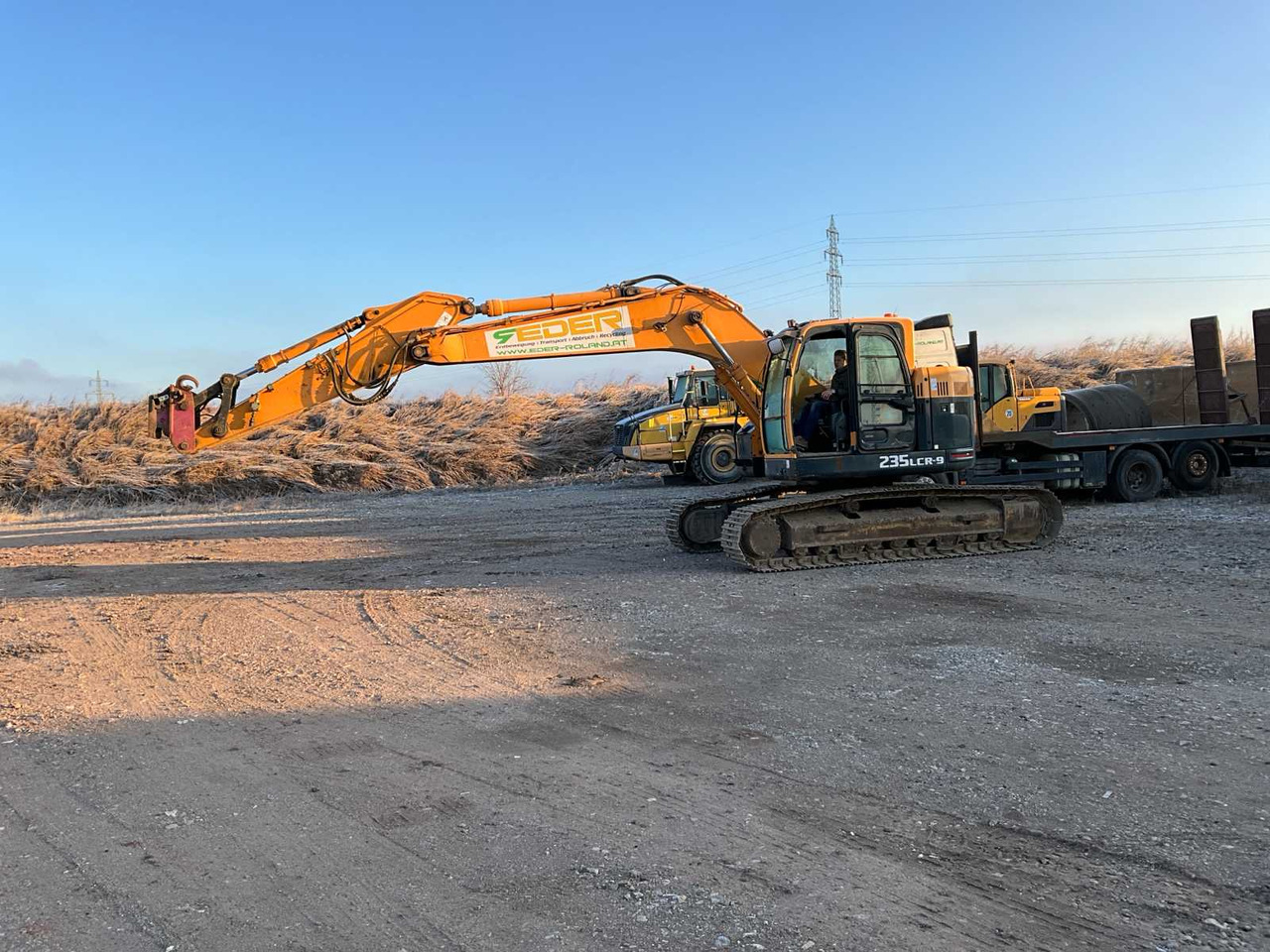 Hyundai Robex235LCR-9 - Ekskavator me zinxhirë: foto 1 Hyundai Robex235LCR-9 - Ekskavator me zinxhirë: foto 1